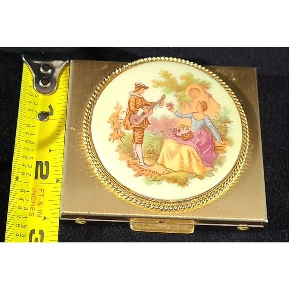 Large vintage rococo style brass pill box - Picture 5 of 8